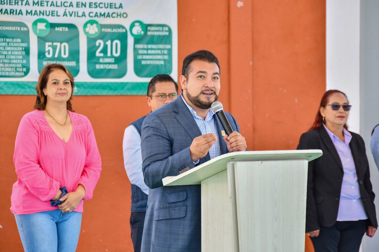 Seguiremos motivando a las niñas y niños de Huamantla a cumplir sus sueños: Salvador Santos Cedillo